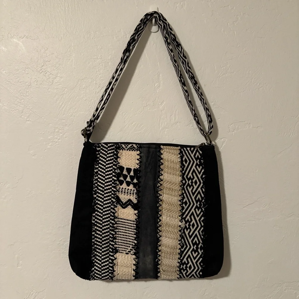 Demdaco Black and Cream Hobo Bag #BoHobag - Picture 2 of 4